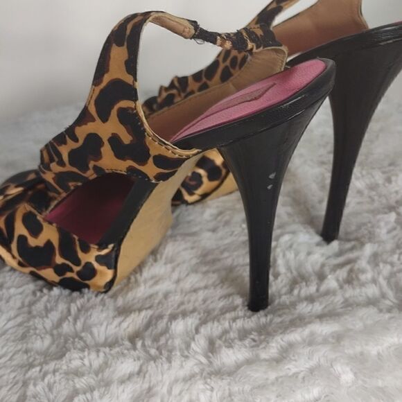 Betsey Johnson Leather Animal Print Heels - Picture 7 of 8